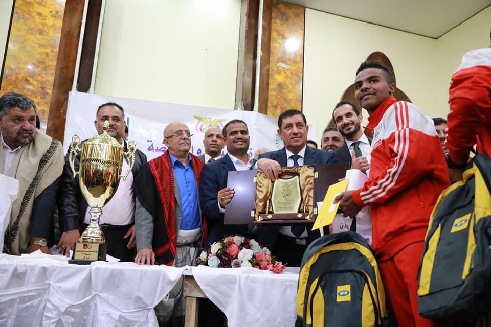 الغرفة التجارية الصناعية بأمانة العاصمة صنعاء تُكرِّم المنتخب الوطني للناشئين الفائز ببطولة كأس غرب آسيا للناشئين 2021م