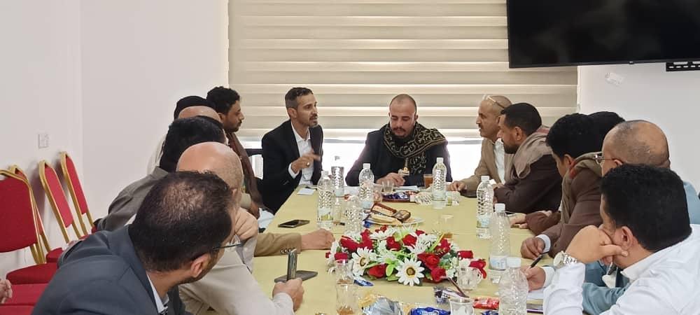 اجتماع مشترك بالغرفة يقر استيعاب مصانع العصائر لخام المانجو المحلي