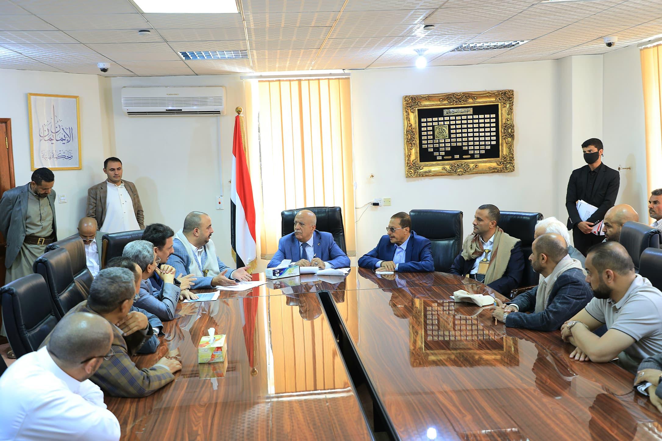 الغرفة التجارية والصناعية بأمانة العاصمة تناقش تحديات القطاع الخاص مع رئيس الوزراء