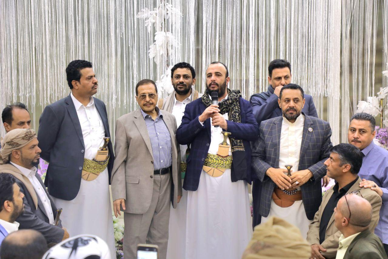 في اللقاء التشاوري الموسع الهادي يستعرض لرجال المال والأعمال نتائج المباحثات بإيقاف القرار المشترك رقم (1).