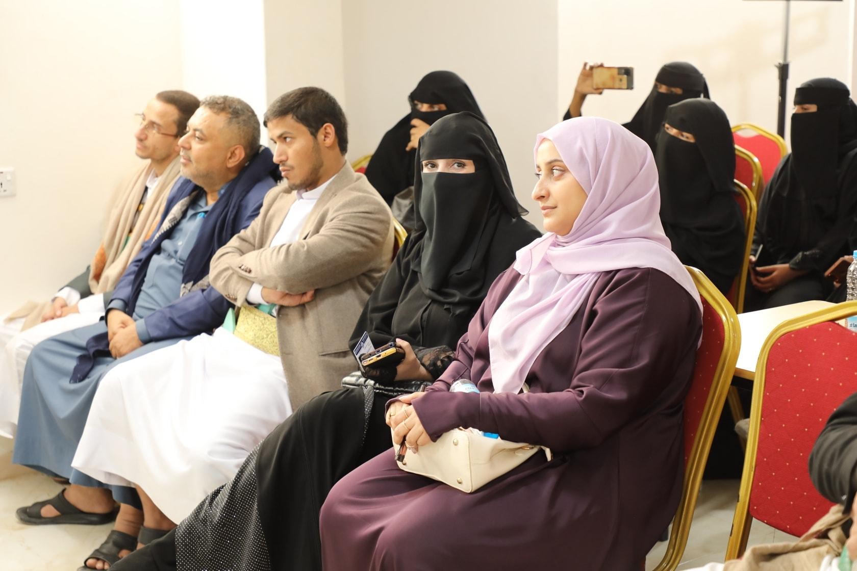 قطاع المعامل والمنسوجات ومستوردي مستلزمات الخياطة بالغرفة يقر إعادة هيكلة القطاع وينتخب لينا احمد رئيسا له.